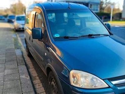 Second-hand Opel Combo 2007 Albastru Monovolum