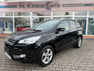 Gebraucht Ford Kuga Individual 150 PS (110 kW) 2016 Schwarz SUV