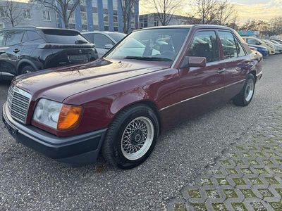 Rot Gebraucht 1991 Mercedes 200 Limousine | 4.500 €