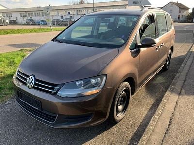 Gebraucht VW Sharan Comfortline 140 PS (102 kW) 2011 Braun Van / Kleinbus