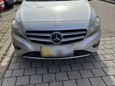 Usata Mercedes A180 122 CV (89 kW) 2013 Argento Utilitaria