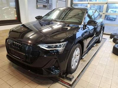 Gebraucht Audi e-tron Black Edition 300 kW (408 PS) 2023 Mythosschwarz metallic SUV