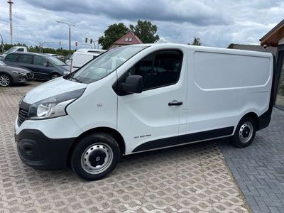 Gebraucht Renault Trafic Komfort 145 PS (106 kW) 2016 Weiß Van / Kleinbus