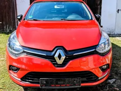Gebraucht Renault Clio Intens 90 PS (66 kW) 2018 Rot Limousine