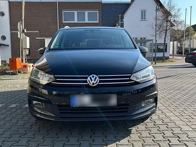 Gebraucht VW Touran Comfortline 150 PS (110 kW) 2017 Schwarz Van / Kleinbus