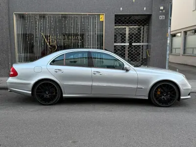 Gebraucht Mercedes E320 AMG 224 PS (164 kW) 2002 Silber Limousine
