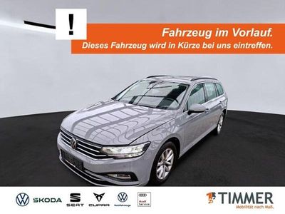 Grau Gebraucht 2023 VW Passat Business Kombi | 27.789 € (Fairer Preis)