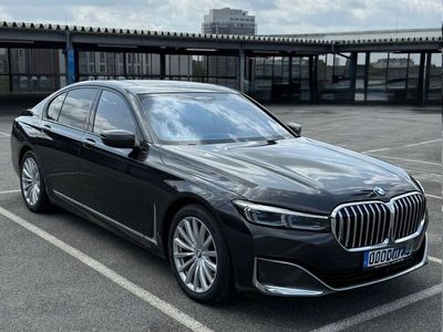 BMW 750