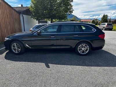 gebraucht BMW 520 d Luxury Line Kombi G31 Touring schwarz
