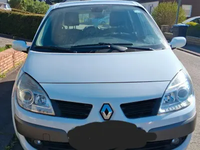 Gebraucht Renault Scenic E-Tech 112 PS (82 kW) 2008 Weiß Van / Kleinbus