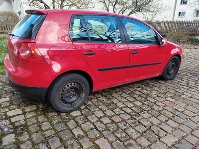 Gebraucht VW Golf V 105 PS (77 kW) 2005 Rot Kleinwagen