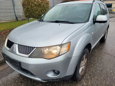 Begagnad Mitsubishi Outlander Invite 140 HK (102 kW) 2007 Silver SUV