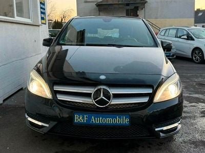 Gebraucht Mercedes B180 122 PS (89 kW) 2013 Schwarz Van / Kleinbus