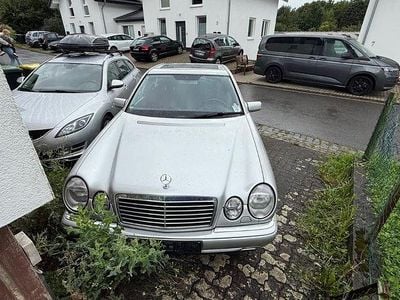 Mercedes E240