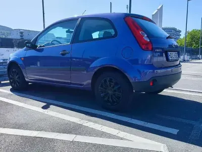Gebraucht Ford Fiesta 101 PS (74 kW) 2006 Violett Kleinwagen