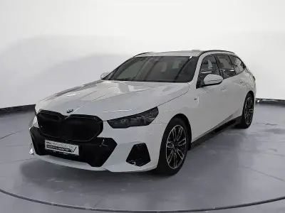 Gebraucht BMW 520 Comfort Edition 208 PS (152 kW) 2025 Weiß Kombi