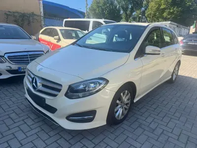 Gebraucht Mercedes B180 109 PS (80 kW) 2016 Beige Kleinwagen