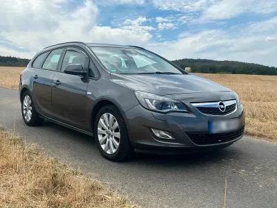 Gebraucht Opel Astra 125 PS (91 kW) 2010 Grau Kombi