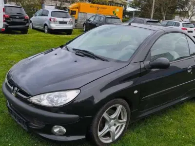 Gebraucht Peugeot 206 CC Quiksilver 109 PS (80 kW) 2004 Schwarz Cabrio