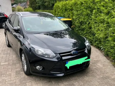 Gebraucht Ford Focus 140 PS (102 kW) 2013 Schwarz Kombi