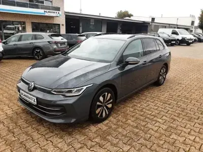 Gebraucht VW Golf VIII Goal 150 PS (110 kW) 2025 Grau Kombi