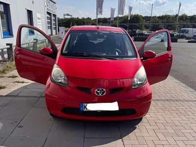 Second-hand Toyota Aygo 68 CP (50 kW) 2007 Roșu Hatchback