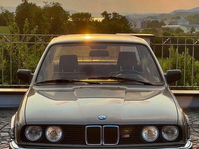 Gebraucht BMW 320 Performance 125 PS (91 kW) 1985 Beige Limousine
