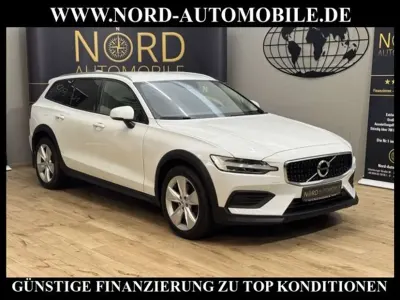 Gebraucht Volvo V60 CC 197 PS (144 kW) 2022 Weiß Kombi
