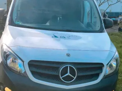 Gebraucht Mercedes Citan 111 85 PS (62 kW) 2021 Weiß Van / Kleinbus