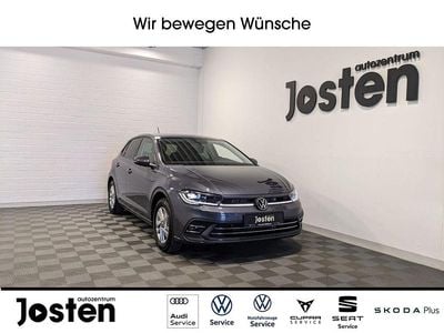 Grau (rauchgrau metallic) Gebraucht 2024 VW Polo Style Limousine | 22.990 € (Guter Preis)