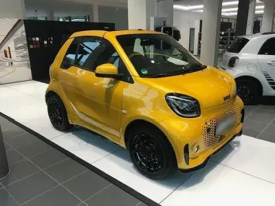 Gebraucht Smart ForTwo Coupé Brabus 60 kW (82 PS) 2021 Gelb Cabrio