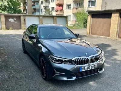 Gebraucht BMW 330 Luxury Line 265 PS (194 kW) 2020 Grau Limousine