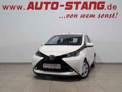Gebraucht Toyota Aygo X-play 69 PS (50 kW) 2017 Weiß Kleinwagen
