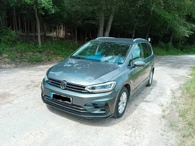 Gebraucht VW Touran Comfortline 150 PS (110 kW) 2017 Grau Van / Kleinbus