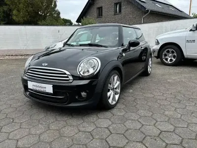 Gebraucht Mini Cooper 122 PS (89 kW) 2013 Schwarz Kleinwagen