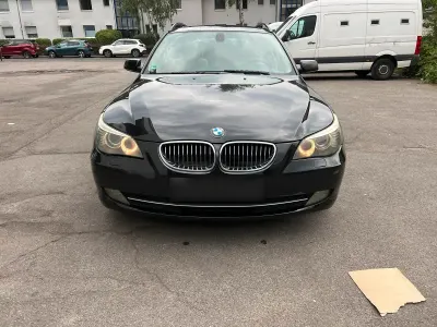 Gebraucht BMW 525 197 PS (144 kW) 2008 Schwarz Kombi