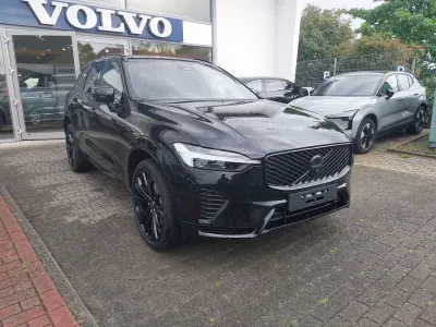 Neu Volvo XC60 Plus 250 PS (183 kW) 2026 Schwarz SUV