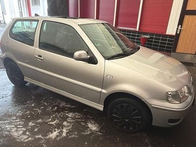 Gebraucht VW Polo 50 PS (36 kW) 2001 Silber Kleinwagen