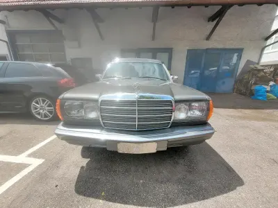 Gebraucht Mercedes 240 1984 Silber