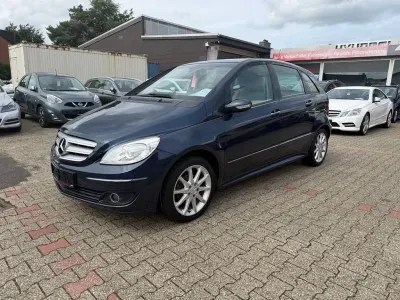 Gebraucht Mercedes B150 Sport 95 PS (69 kW) 2006 Blau Van / Kleinbus