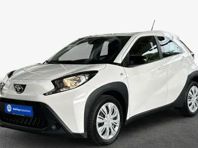 Gebraucht Toyota Aygo X Play 72 PS (52 kW) 2022 Weiß SUV