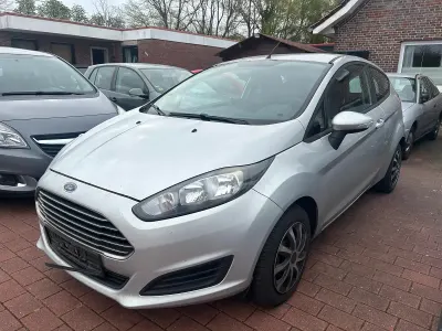 Gebraucht Ford Fiesta 75 PS (55 kW) 2014 Silber Kleinwagen
