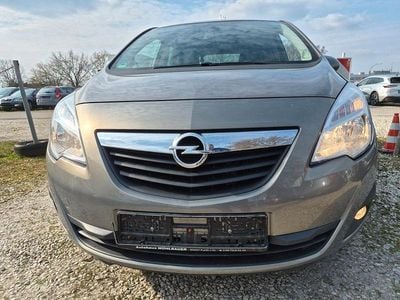 Usado Opel Meriva Design Edition 120 HP (88 kW) 2011 Cinzento Monovolume
