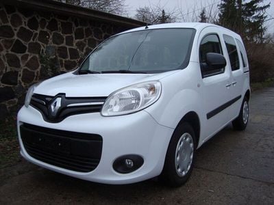 Gebraucht Renault Kangoo Happy Family 106 PS (77 kW) 2014 Weiß Van / Kleinbus