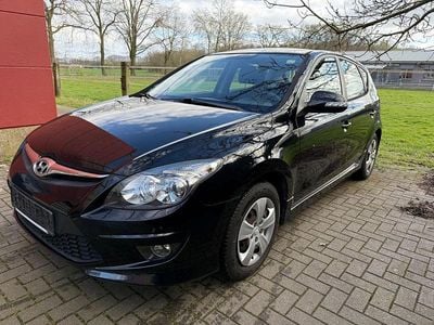 Gebraucht Hyundai i30 Comfort 126 PS (92 kW) 2012 Schwarz Limousine