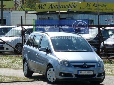 Silber metallic Gebraucht 2006 Opel Zafira Edition Van / Kleinbus | 4.399 € (Teuer)