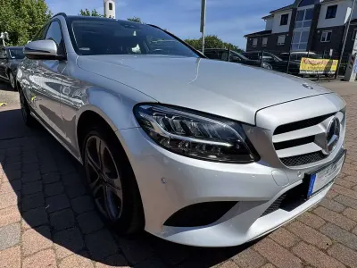 Gebraucht Mercedes C200 160 PS (117 kW) 2020 Iridiumsilber  metalliclack Kombi