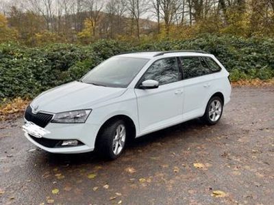 gebraucht Skoda Fabia FabiaCombi 1.0 MPI Cool Plus