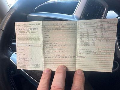 Gebraucht Lancia Thema Platinum 239 PS (175 kW) 2013 Schwarz Limousine