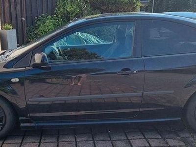 Blau Gebraucht 2006 Ford Focus Trend Limousine | 1.100 € (Guter Preis)